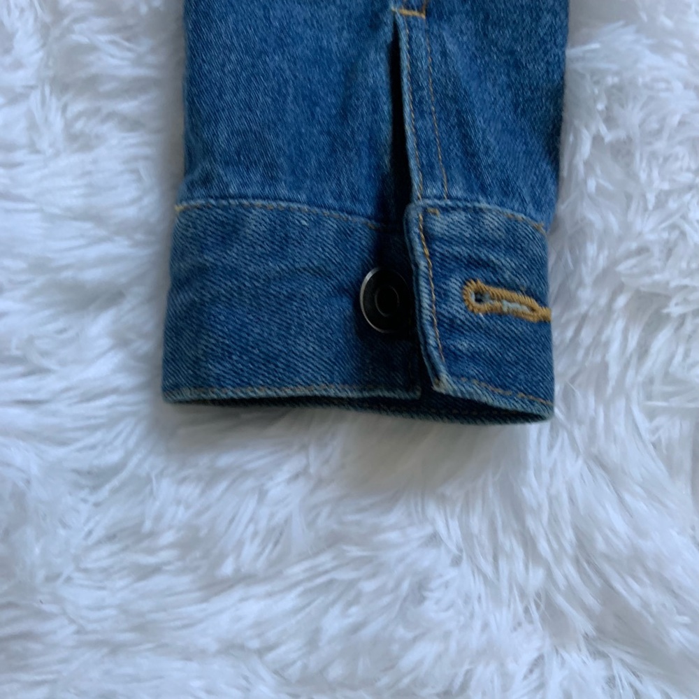 Jean jacket. - Picture 3 of 6